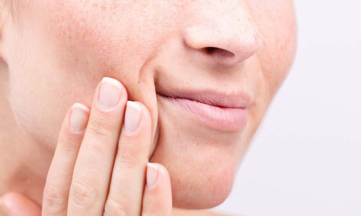 Después del uso diario de la mascarilla protectora es importante limpiar la piel para evitar reacciones.